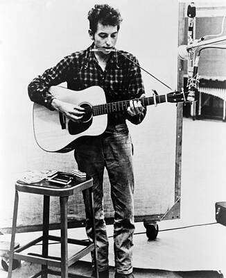 Wall Art - Photograph - Bob Dylan B. 1941 Playing Guitar by Everett