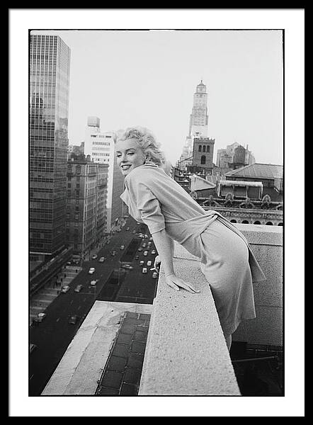 Marilyn On The Roof Framed Print